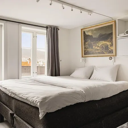 Fairytale Surroundings I 450m To The Train Station